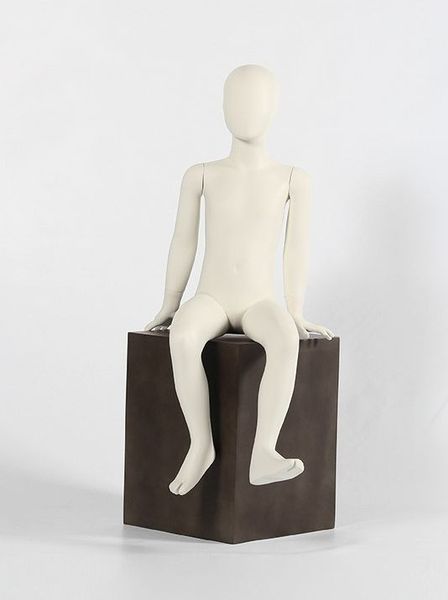 Figur-vegas_6575-0-102-01 Kinderfigur sitzend unisex 4-5 Jahre